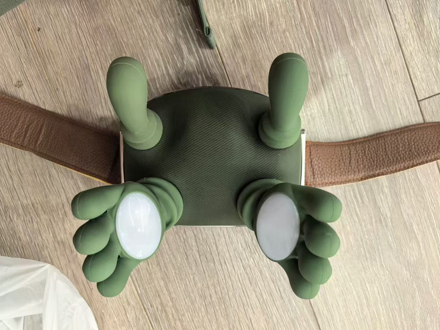 Soothix – Wireless Neck & Shoulder Pain Relief Massager
